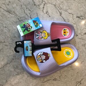 Mario - Peach Slides